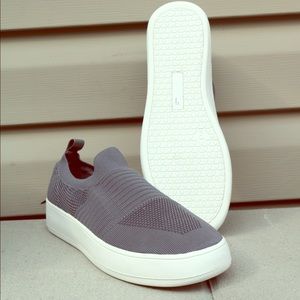 Report | comfy grey | slip on shoes | size 9
